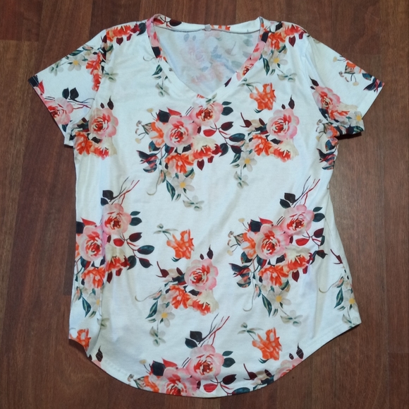 2 Floral Pattern Tops - Picture 2 of 7